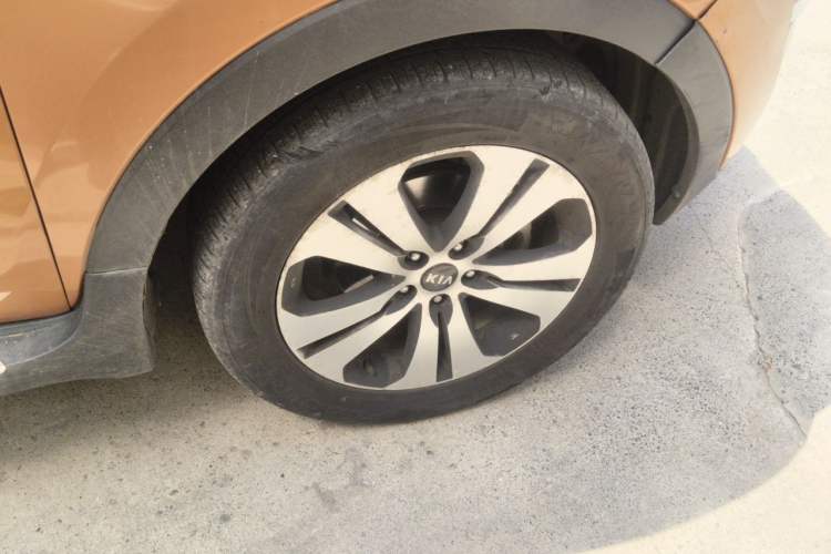Used Kia Sportage R 2012 2.0L Automatic Two-Wheel Drive NAVI Right Front Wheel Hub