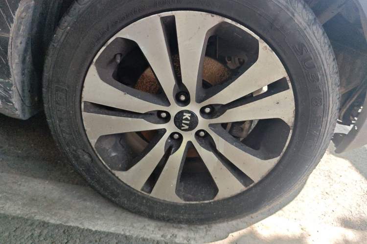 Used Kia Sportage R 2012 2.0L Automatic Two-Wheel Drive NAVI Right Front Wheel Hub