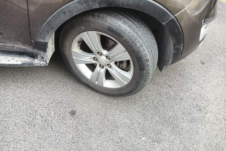 Used Kia Sportage R 2012 2.0L Automatic 4x4 GLS Right Front Wheel Hub