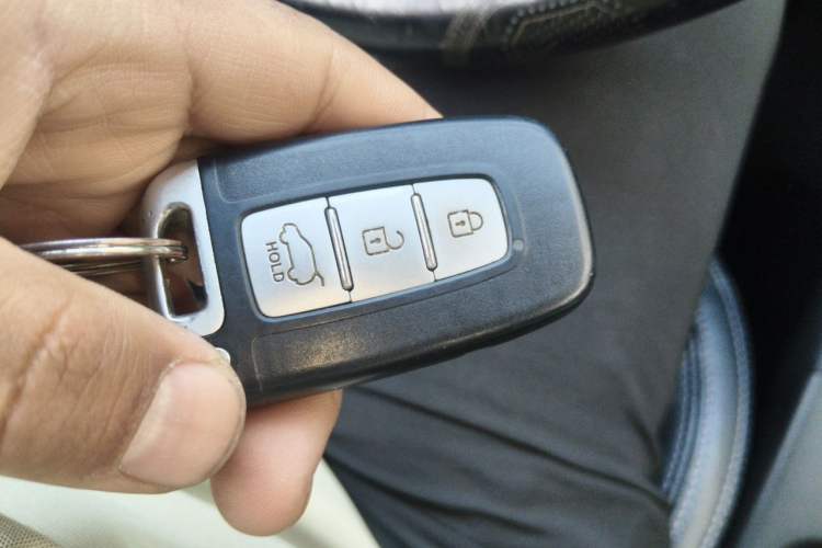 Used Kia Sportage R 2012 2.0L Automatic Two-Wheel Drive NAVI Vehicle Key