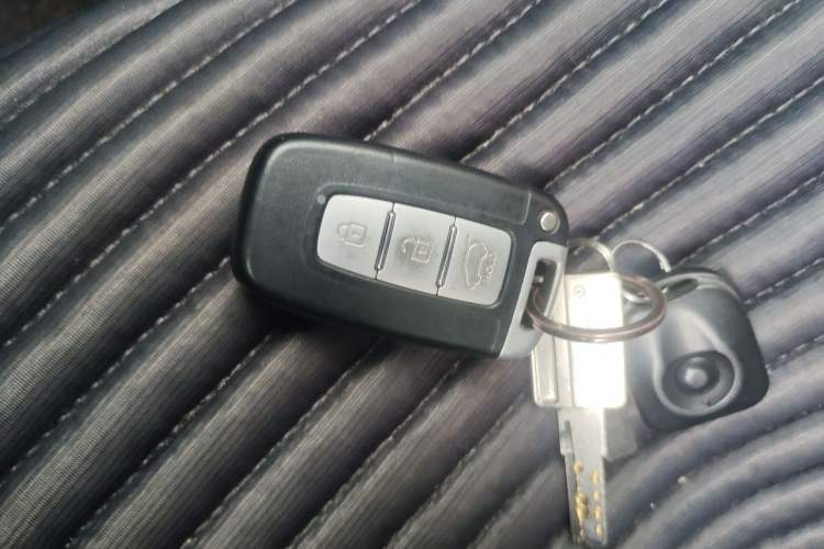 Used Kia Sportage R 2012 2.0L Automatic Two-Wheel Drive NAVI Vehicle Key