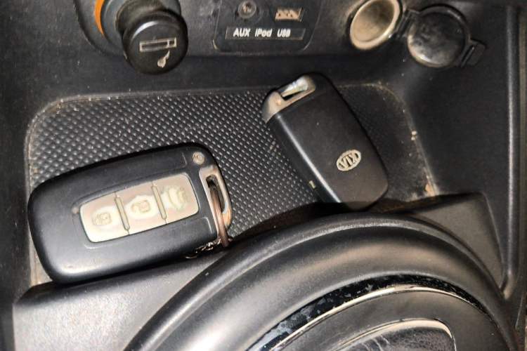 Used Kia Sportage R 2012 2.0L Automatic Two-Wheel Drive NAVI Vehicle Key
