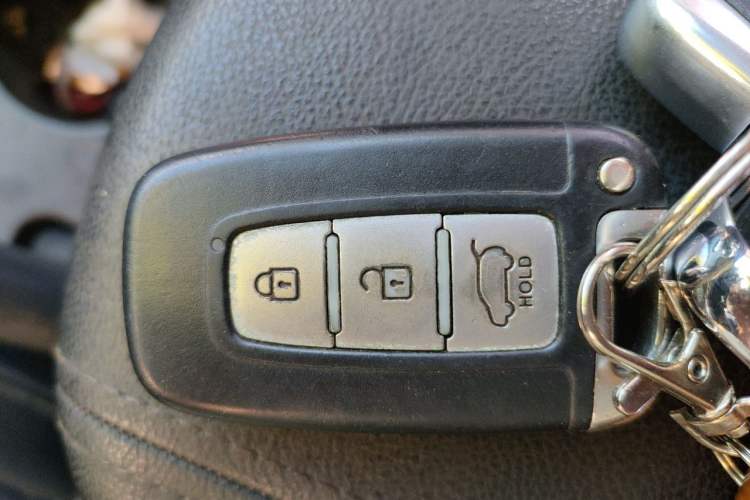 Used Kia Sportage R 2012 2.0L Automatic Two-Wheel Drive GLS Vehicle Key