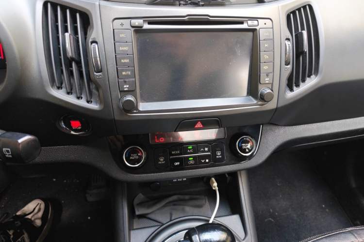 Used Kia Sportage R 2012 2.0L Automatic Two-Wheel Drive GLS Audio And AC Panel