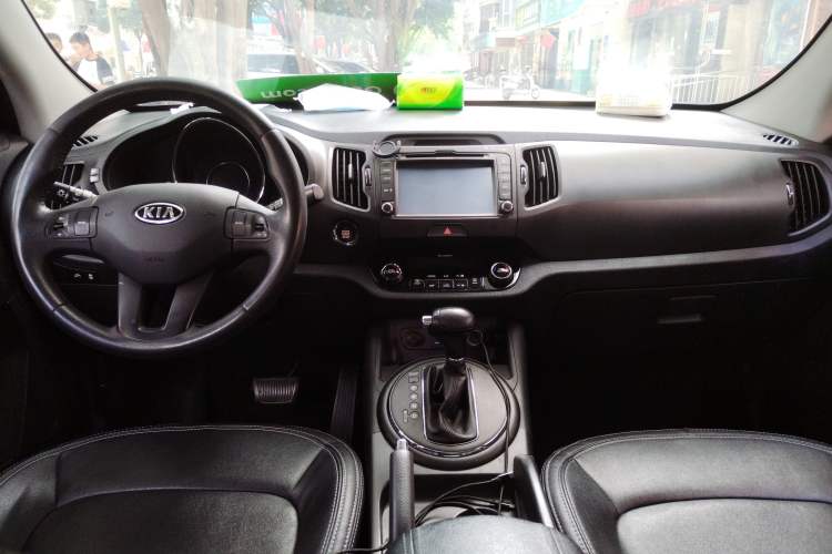 Used Kia Sportage R 2012 2.0L Automatic Two-Wheel Drive NAVI Center Console