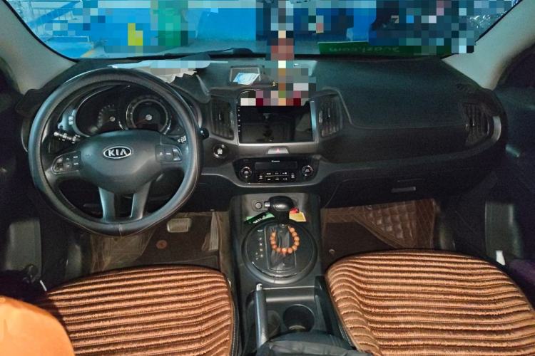 Used Kia Sportage R 2012 2.0L Automatic Two-Wheel Drive GLS Center Console