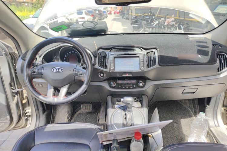 Used Kia Sportage R 2012 2.0L Automatic Two-Wheel Drive NAVI Center Console