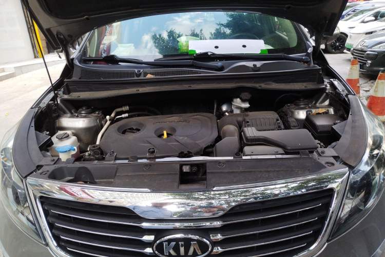Used Kia Sportage R 2012 2.0L Automatic Two-Wheel Drive NAVI Engine Bay