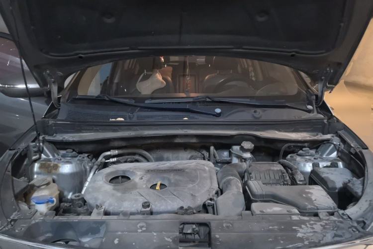 Used Kia Sportage R 2012 2.0L Automatic Two-Wheel Drive NAVI Engine Bay