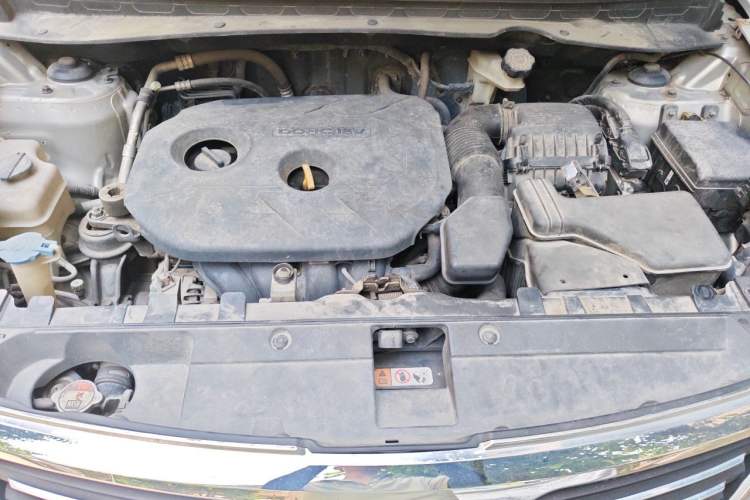 Used Kia Sportage R 2012 2.0L Automatic Two-Wheel Drive GLS Engine Bay
