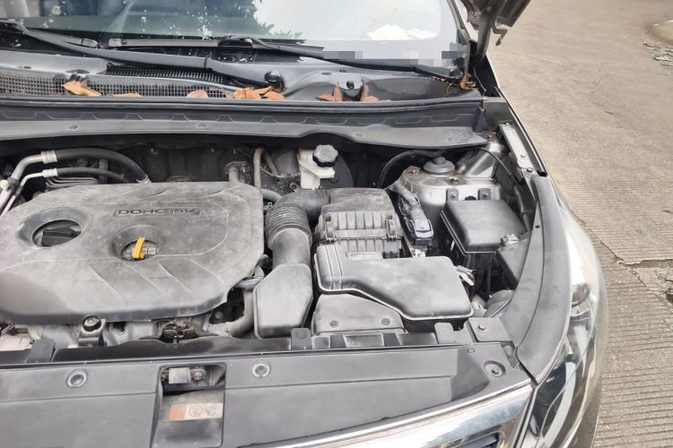 Used Kia Sportage R 2012 2.0L Automatic Two-Wheel Drive GLS Engine Bay Left