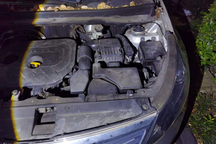 Used Kia Sportage R 2012 2.0L Automatic Two-Wheel Drive NAVI Engine Bay Left