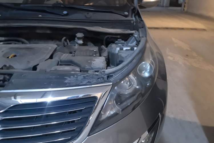Used Kia Sportage R 2012 2.0L Automatic Two-Wheel Drive NAVI Engine Bay Left