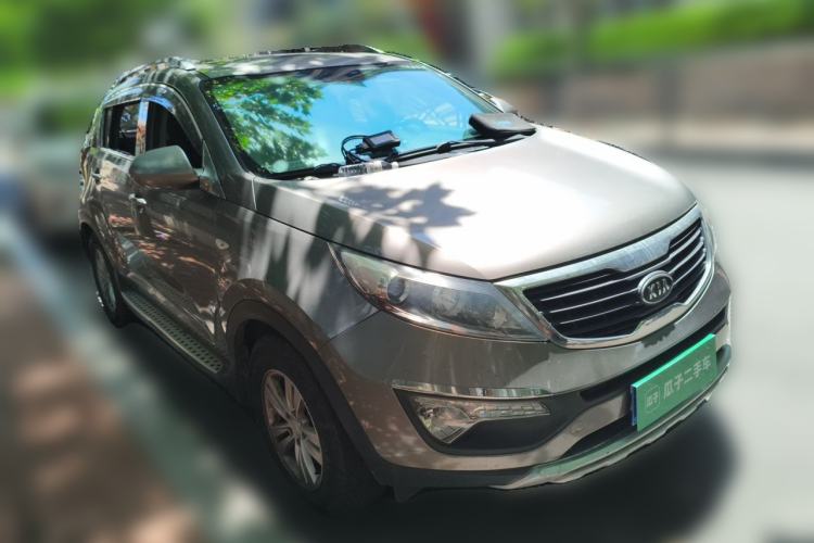 Used Kia Sportage R 2012 2.0L Automatic Two-Wheel Drive GL Trim Front Right 45 Deg