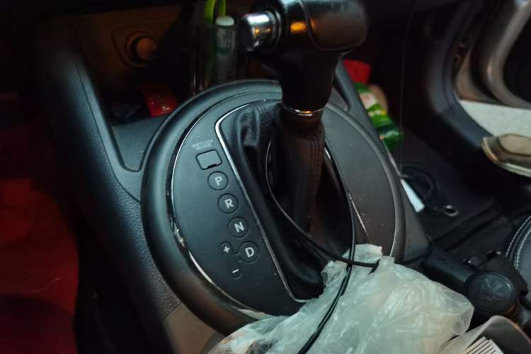 Used Kia Sportage R 2012 2.0L Automatic Two-Wheel Drive NAVI Gear Lever