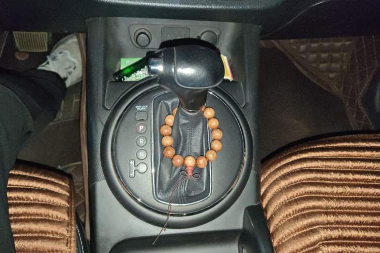 Used Kia Sportage R 2012 2.0L Automatic Two-Wheel Drive GLS Gear Lever