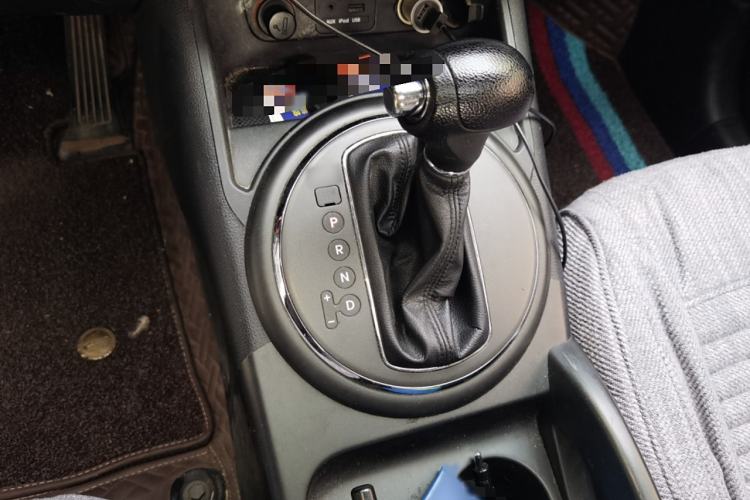 Used Kia Sportage R 2012 2.0L Automatic Two-Wheel Drive GLS Gear Lever