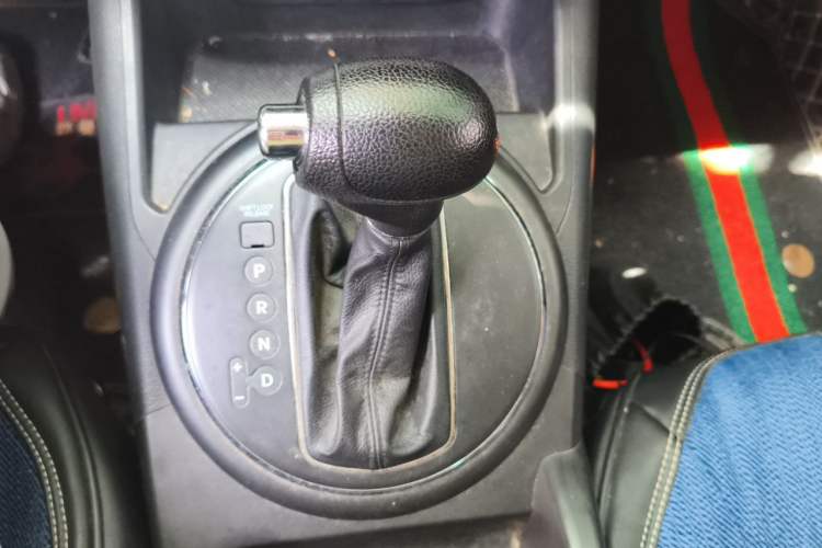 Used Kia Sportage R 2012 2.0L Automatic Two-Wheel Drive GL Trim Gear Lever