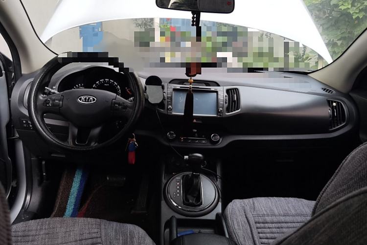 Used Kia Sportage R 2012 2.0L Automatic Two-Wheel Drive GLS Interior 2