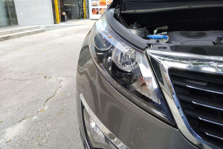 Used Kia Sportage R 2012 2.0L Automatic Two-Wheel Drive NAVI Right Front Headlight