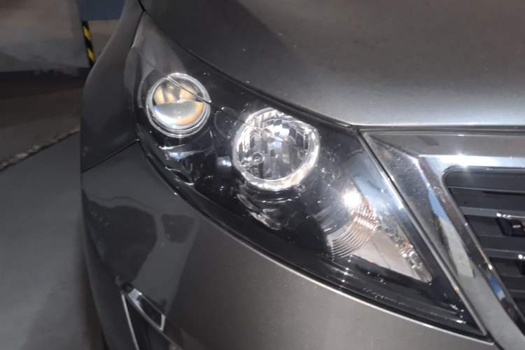 Used Kia Sportage R 2012 2.0L Automatic Two-Wheel Drive NAVI Right Front Headlight