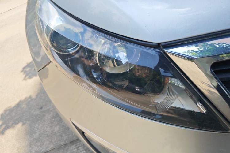 Used Kia Sportage R 2012 2.0L Automatic Two-Wheel Drive GLS Right Front Headlight