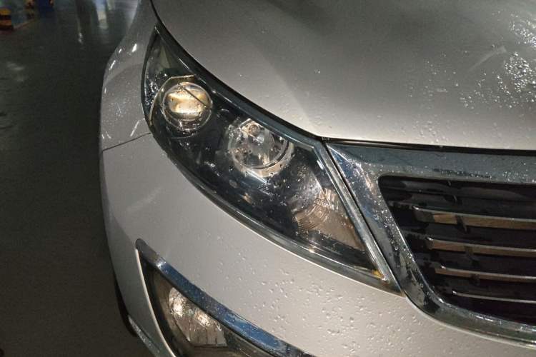 Used Kia Sportage R 2012 2.0L Automatic Two-Wheel Drive GLS Right Front Headlight
