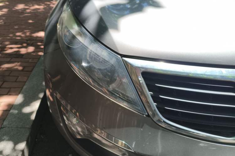 Used Kia Sportage R 2012 2.0L Automatic Two-Wheel Drive GL Trim Right Front Headlight