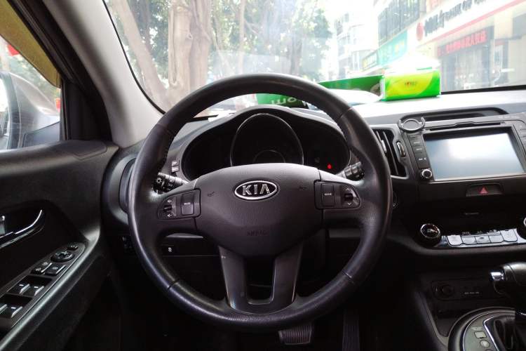 Used Kia Sportage R 2012 2.0L Automatic Two-Wheel Drive NAVI Steering Wheel