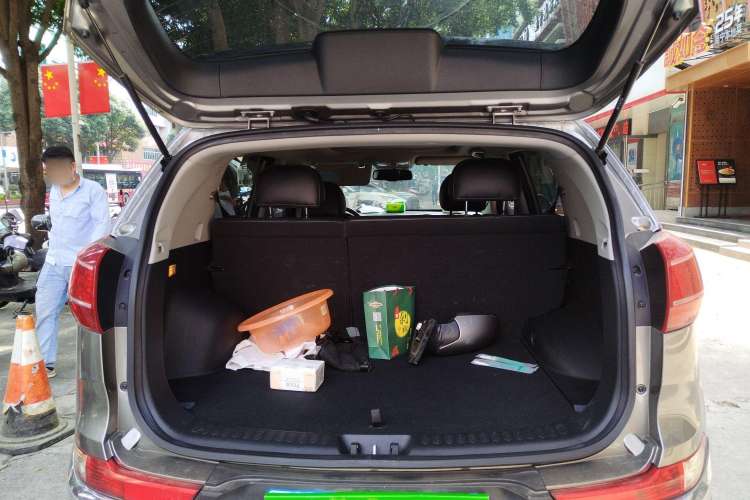 Used Kia Sportage R 2012 2.0L Automatic Two-Wheel Drive NAVI Trunk