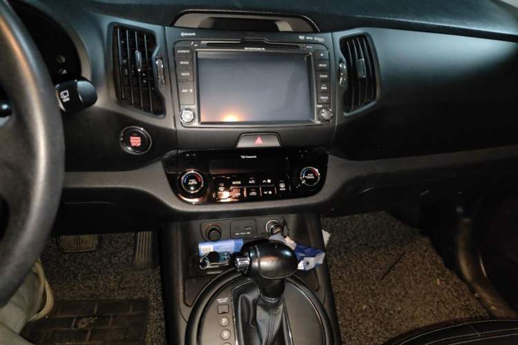 Used Kia Sportage R 2012 2.0L Automatic Two-Wheel Drive NAVI Audio And AC Panel