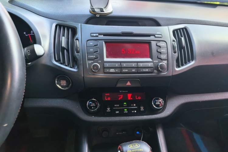 Used Kia Sportage R 2012 2.0L Automatic Two-Wheel Drive NAVI Audio And AC Panel