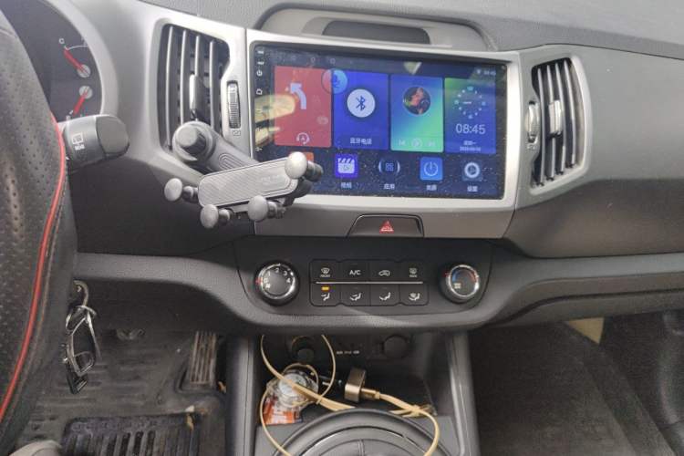 Used Kia Sportage R 2012 2.0L Manual Two-Wheel Drive GL Trim Audio And AC Panel