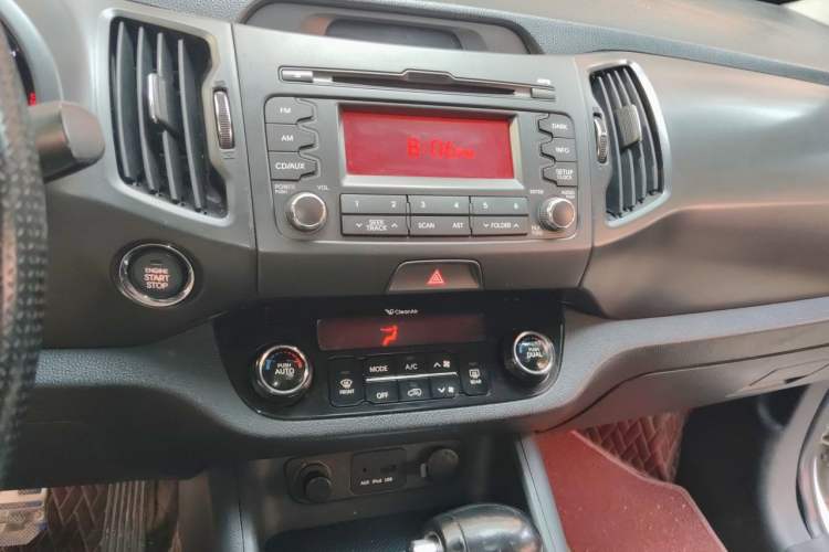 Used Kia Sportage R 2012 2.0L Automatic Two-Wheel Drive GLS Audio And AC Panel