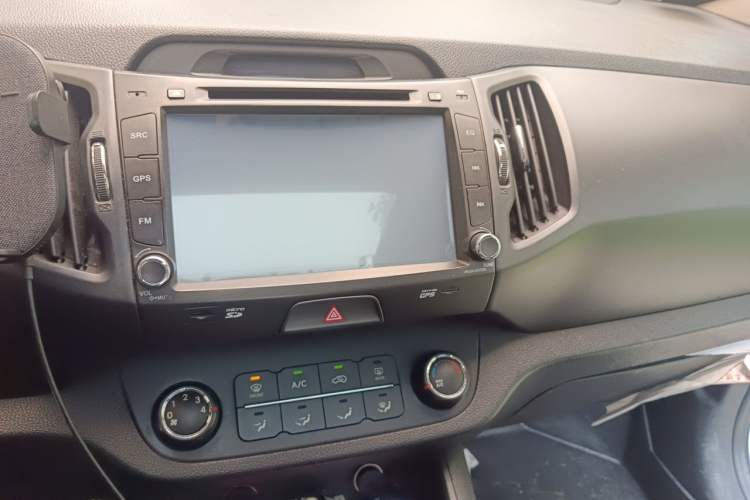 Used Kia Sportage R 2012 2.0L Automatic Two-Wheel Drive GL Trim Audio And AC Panel