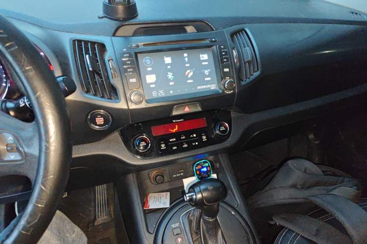 Used Kia Sportage R 2012 2.0L Automatic Two-Wheel Drive GLS Audio And AC Panel