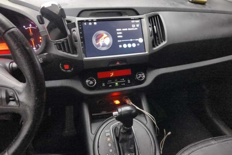 Used Kia Sportage R 2012 2.0L Automatic Two-Wheel Drive GLS Audio And AC Panel