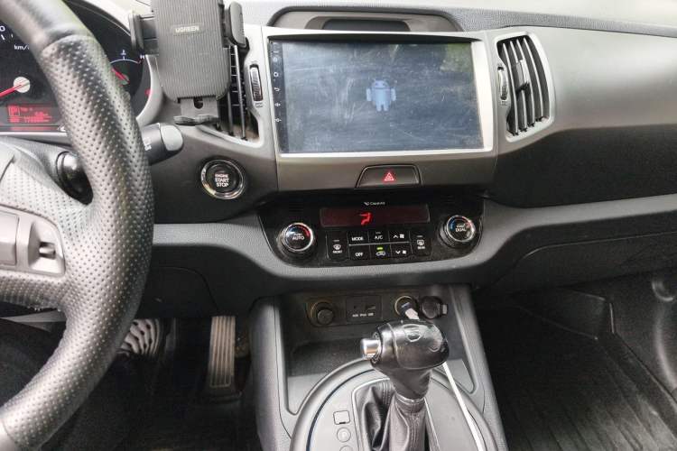 Used Kia Sportage R 2012 2.0L Automatic Two-Wheel Drive GLS Audio And AC Panel