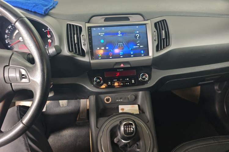 Used Kia Sportage R 2012 2.0L Manual Two-Wheel Drive GLS Audio And AC Panel