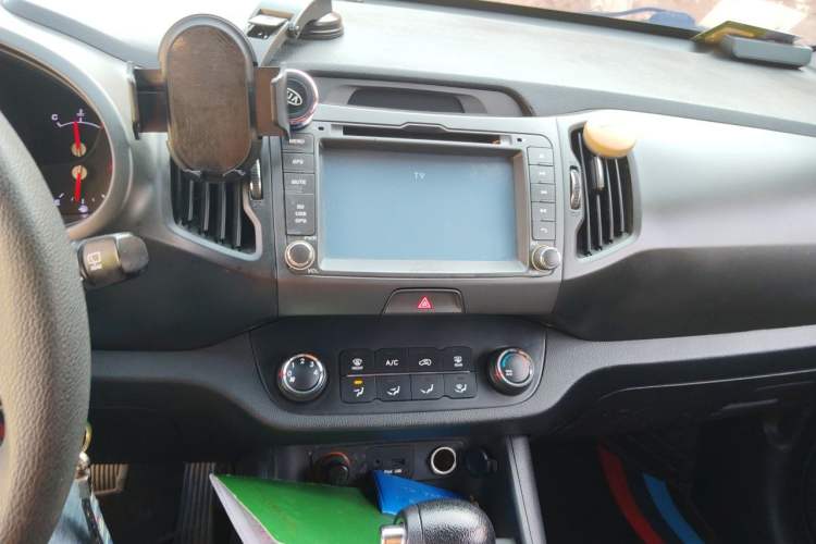 Used Kia Sportage R 2012 2.0L Automatic Two-Wheel Drive GL Trim Audio And AC Panel