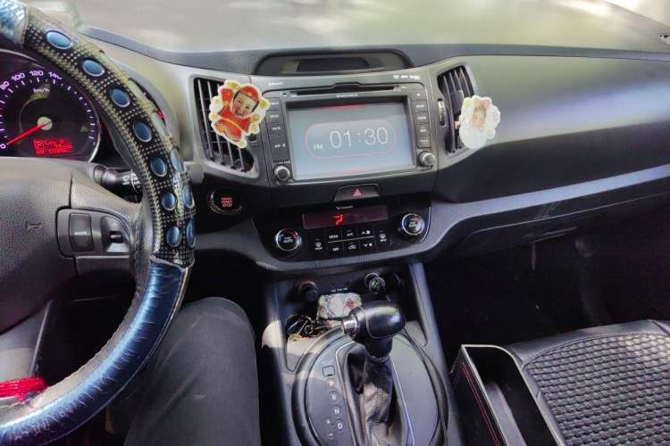 Used Kia Sportage R 2012 2.0L Automatic Two-Wheel Drive GLS Audio And AC Panel