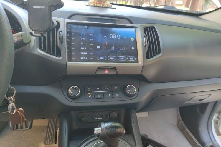 Used Kia Sportage R 2012 2.0L Automatic Two-Wheel Drive GL Trim Audio And AC Panel