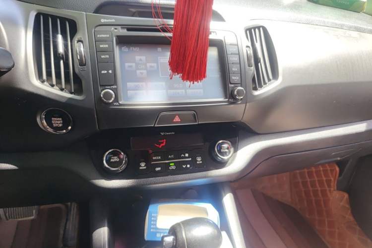 Used Kia Sportage R 2012 2.0L Automatic Two-Wheel Drive GLS Audio And AC Panel