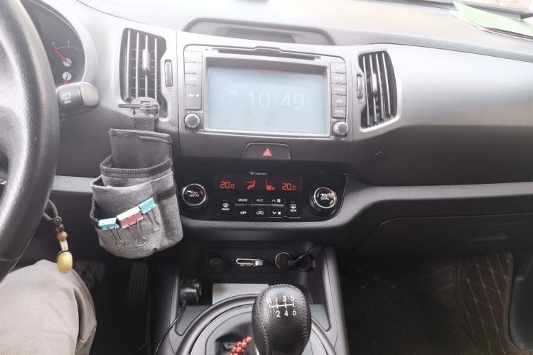 Used Kia Sportage R 2012 2.0L Manual Two-Wheel Drive GLS Audio And AC Panel