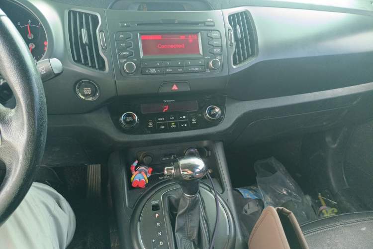 Used Kia Sportage R 2012 2.0L Automatic Two-Wheel Drive GLS Audio And AC Panel