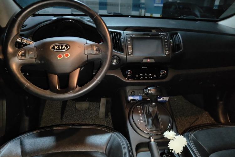 Used Kia Sportage R 2012 2.0L Automatic Two-Wheel Drive NAVI Center Console