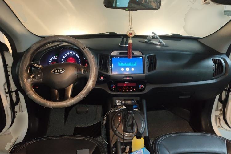 Used Kia Sportage R 2012 2.0L Automatic Two-Wheel Drive NAVI Center Console