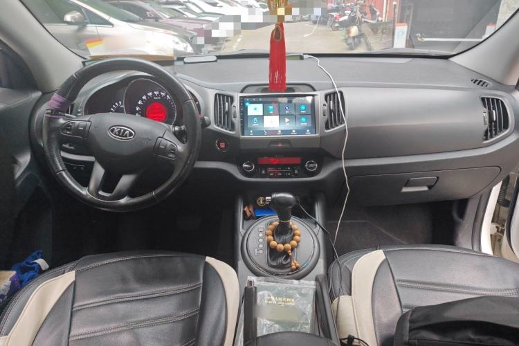 Used Kia Sportage R 2012 2.0L Automatic Two-Wheel Drive NAVI Center Console