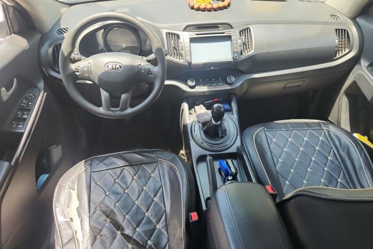 Used Kia Sportage R 2012 2.0L Manual Two-Wheel Drive GL Trim Center Console