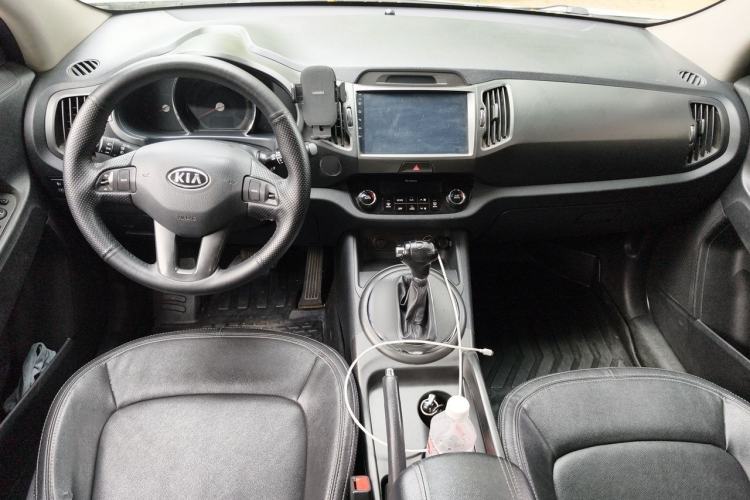 Used Kia Sportage R 2012 2.0L Automatic Two-Wheel Drive GLS Center Console